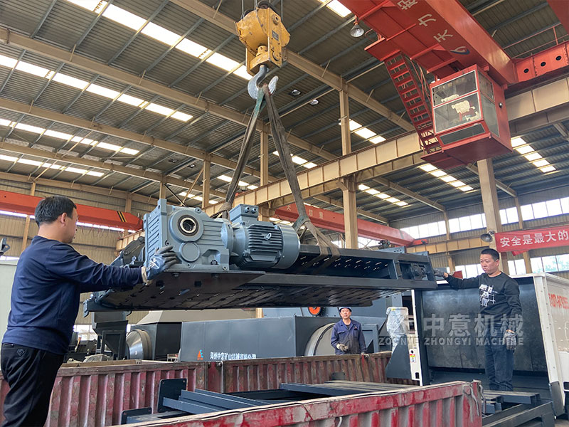 板鏈喂料機(jī)裝車.jpg 板鏈喂料機(jī)裝車.jpg